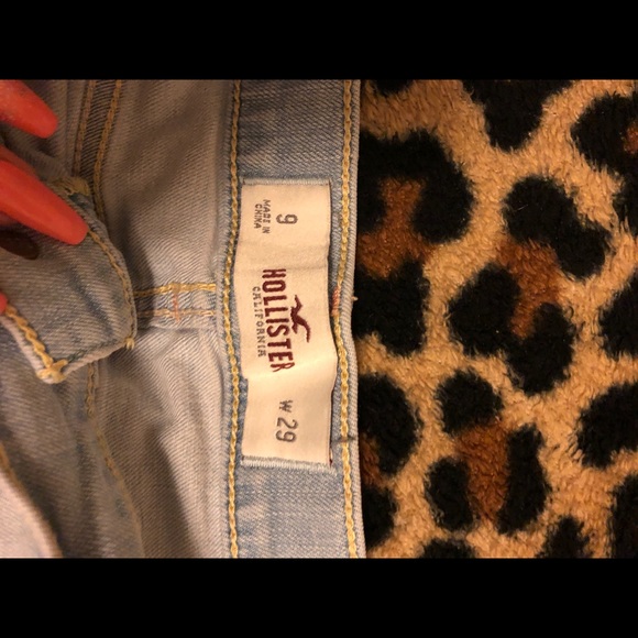 Shorts - Picture 2 of 3